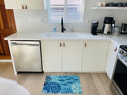 Manhattan Beach Vacation House - For solo, pair, family and business t