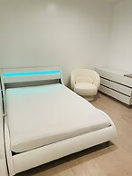 Manhattan Beach Vacation House - For solo, pair, family and business t