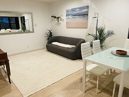 Manhattan Beach Vacation House - For solo, pair, family and business t