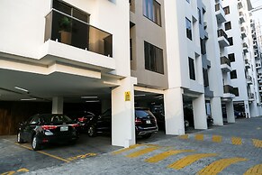 George Residence Banana Island