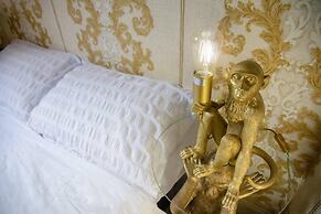 Luxury Versace Sleeps10, Hottub, Pool Table, Skytv