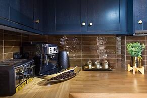 Luxury Versace Sleeps10, Hottub, Pool Table, Skytv