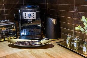 Luxury Versace Sleeps10, Hottub, Pool Table, Skytv