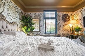 Luxury Versace Sleeps10, Hottub, Pool Table, Skytv
