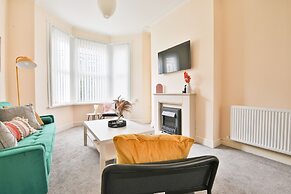 Tranquil 3-bed Home in Cardiff