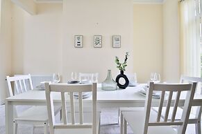 Tranquil 3-bed Home in Cardiff