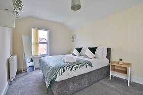 Tranquil 3-bed Home in Cardiff