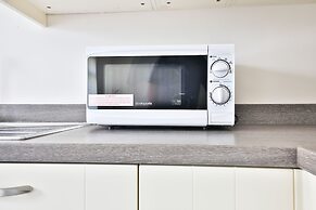 Tranquil 3-bed Home in Cardiff