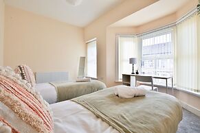 Tranquil 3-bed Home in Cardiff