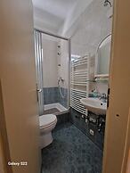 Coastal Apartment - Sleeps 6, Balcony & Parking