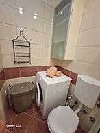 Coastal Apartment - Sleeps 6, Balcony & Parking