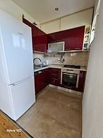 Coastal Apartment - Sleeps 6, Balcony & Parking