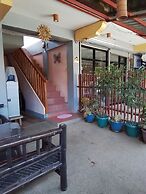 F. Ponce de Leon Road