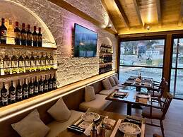 HOTEL & TRADITIONAL FOOD ANSEL