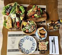 HOTEL & TRADITIONAL FOOD ANSEL