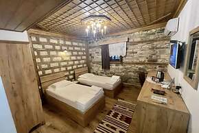 HOTEL & TRADITIONAL FOOD ANSEL