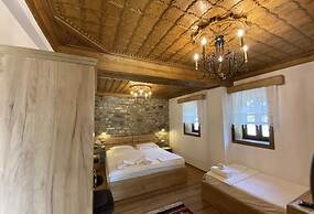 HOTEL & TRADITIONAL FOOD ANSEL