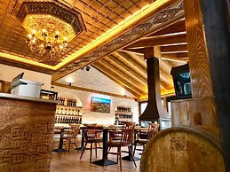 HOTEL & TRADITIONAL FOOD ANSEL