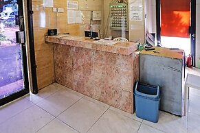 Super OYO 92674 Hotel Ciputat