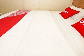 Super OYO 92674 Hotel Ciputat