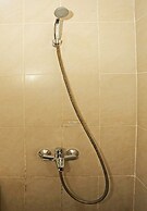 Super OYO 92674 Hotel Ciputat