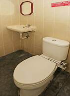 Super OYO 92674 Hotel Ciputat