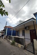 Super OYO 93173 Khazanah Room Syariah