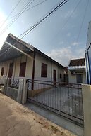 Super OYO 93173 Khazanah Room Syariah