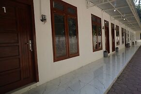 OYO Life 93185 Ayani Guest House