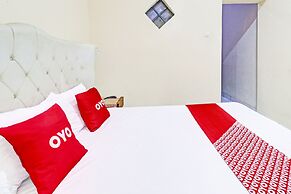 OYO Life 91480 Putridapisa Syariah