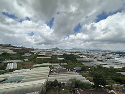 Capital O 1208 Phong Van Villa