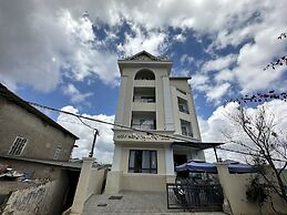 Capital O 1208 Phong Van Villa