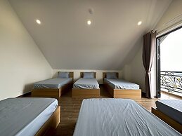 Capital O 1208 Phong Van Villa