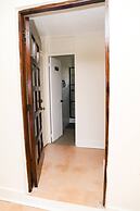 Pr Pvt Rm 5 Qn Bed Gated Comm Easy Parking