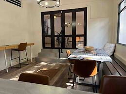 Pr Pvt Rm 5 Qn Bed Gated Comm Easy Parking