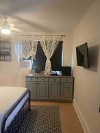 Pr Pvt Rm 5 Qn Bed Gated Comm Easy Parking