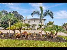 8 Bdrm Mansion. 10 Mn To Honeymoon Island Beach