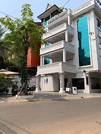 Nico's Hotel and Sky Bar