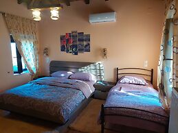 TO SPITI TOU PALIKARA