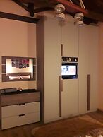 TO SPITI TOU PALIKARA