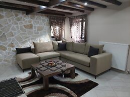 TO SPITI TOU PALIKARA