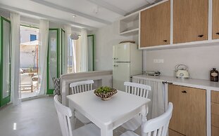 KLIMA BAY Beachfront Boutique Houses