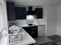 Luxury 2-bed Apartment Lindley Huddersfield