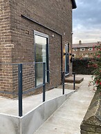 Luxury 2-bed Apartment Lindley Huddersfield