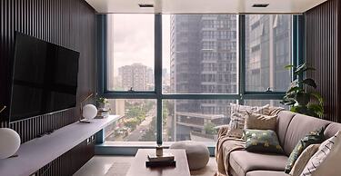 Luxury 2BR in Uptown Bgc, Free Pool use