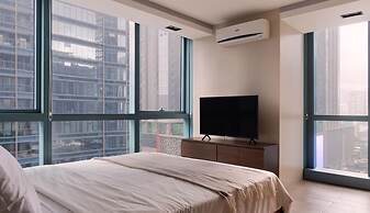Luxury 2BR in Uptown Bgc, Free Pool use