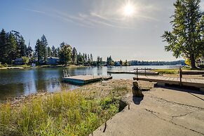 Newport Cabin on Diamond Lake w/ Private Boat Dock