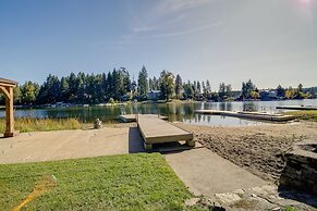 Newport Cabin on Diamond Lake w/ Private Boat Dock
