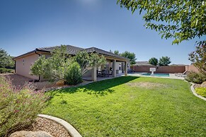 Hurricane Getaway w/ Private Pool, Mtn Views!