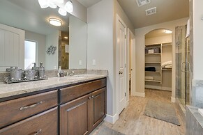 Hurricane Getaway w/ Private Pool, Mtn Views!